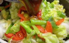 怎么制作好吃的酱油泡菜(如何做出口感绝佳的酱油泡菜？详细教程分享)