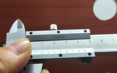 卡尺测量正确使用方法(快速掌握卡尺测量的正确使用方法，助你轻松应对各种测量问题)
