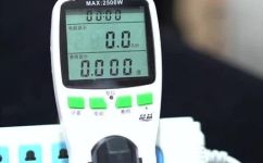 1000w取暖器一小时多少度电(1000w取暖器每小时用电量是多少？)