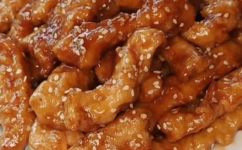 糖醋肉的做法最正宗的做法窍门(糖醋肉的制作技巧：掌握最正宗的做法窍门)