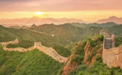 长城最初建于哪个朝代(长城最初的修建时间和朝代是什么？探寻长城的历史源流)