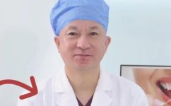怎么使用牙线(实用技巧：如何正确使用牙线，防止口腔疾病发生)
