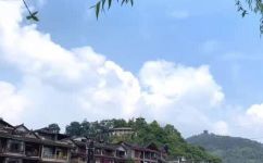 凤凰古城在湖南哪个市(湖南哪个城市有凤凰古城？搜索湖南凤凰古城的疑问解答)