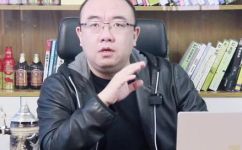 安踏是哪个国家的服装品牌(揭秘安踏品牌背后的国家来历，全方位了解安踏服装品牌的历史和渊源)