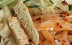凉皮是什么原料做成的(凉皮是由哪些原料制作而成的?)