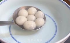 汤圆用冷水煮还是热水(煮汤圆，冷水或热水更好？如何选择最佳方式？)