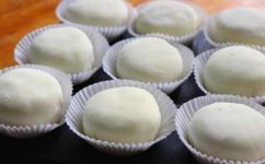 雪媚娘的皮是什么做的(解密雪媚娘皮革制作：探究其材质与特点)