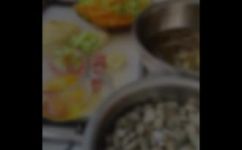 海鲜蔬菜烩饼的做法介绍(海鲜蔬菜烩饼美味做法分享，教你轻松搞定)