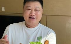 脆皮鸡腿怎么做简单又好吃(美食家轻松学会制作脆皮鸡腿，简单易行又鲜美可口)