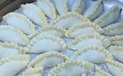 纯肉饺子要蒸多久才能熟(如何蒸熟纯肉饺子？烹饪技巧与时间掌握)