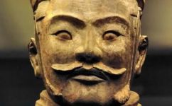 秦始皇陵墓有多大面积(秦始皇陵墓面积究竟有多大？探秘秦陵的规模与珍宝)