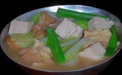炖白菜的做法(美食教程炖白菜的口感与美食烹饪技巧，家庭煮菜方法大公开)