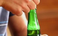 辽宁大绿棒子是什么酒(探秘辽宁大绿棒子：了解这款酒的酿造与特点)