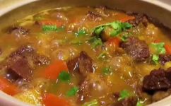 煮牛肉怎么煮又嫩又烂(如何煮牛肉才能达到嫩烂口感？完美烹饪技巧分享)