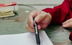 三点水一个金读什么什么意思(三点水一个金读的寓意是什么？)