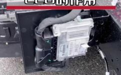 车上的ecu是什么意思和解释(汽车ECU的含义和功能解析)
