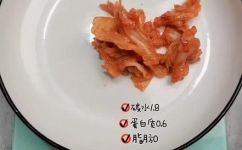 泡菜的热量高吗(泡菜热量解析：纯手工做法，专业营养调配，看哪款更健康)