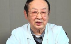 西梅上火还是下火(西梅是上火还是下火？如何正确食用西梅？)