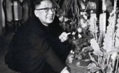 关于老舍的背景资料介绍(老舍背景资料详细介绍，揭秘文学巨匠生平经历)