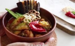 咖喱汤的做法(教你做正宗美味咖喱汤，口感丰富，鲜香可口)