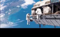 太空漫步的具体含义是什么(解读太空漫步探究太空行走的真正含义)