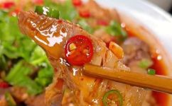 猪蹄膀怎么做好吃又香(美食达人必看猪蹄膀做法大揭秘，让你做出香气扑鼻入口即化的美味佳肴)