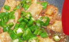 青椒煎冻豆腐怎么做(家常美食青椒煎冻豆腐的做法大全，简单易学)