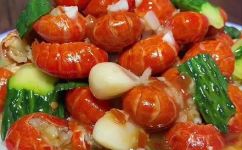 小龙虾煮成什么样才熟(小龙虾烹饪技巧：如何煮熟最佳？)