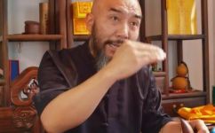 蒙蒙的什么蒙蒙的释义及出处(实用解答蒙蒙的什么是什么意思？蒙蒙的释义和来源解析)